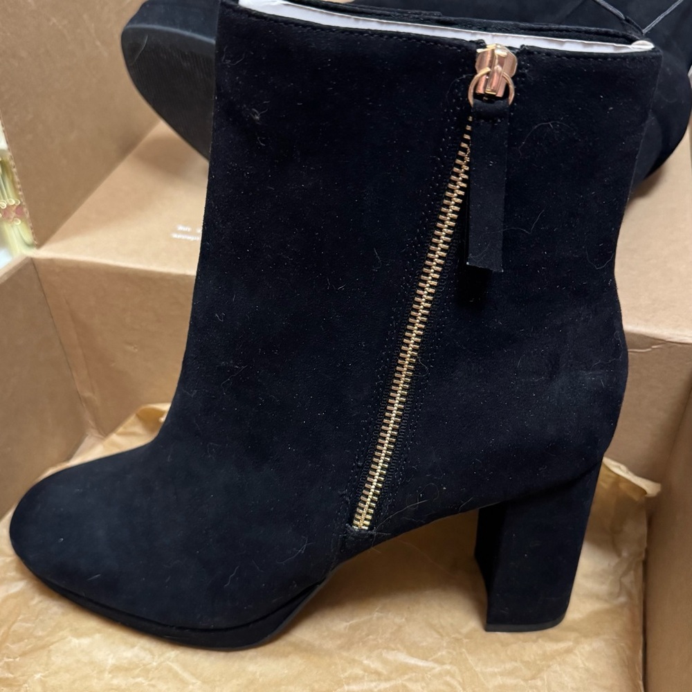 H&M Suede Boots - Picture 2 of 5